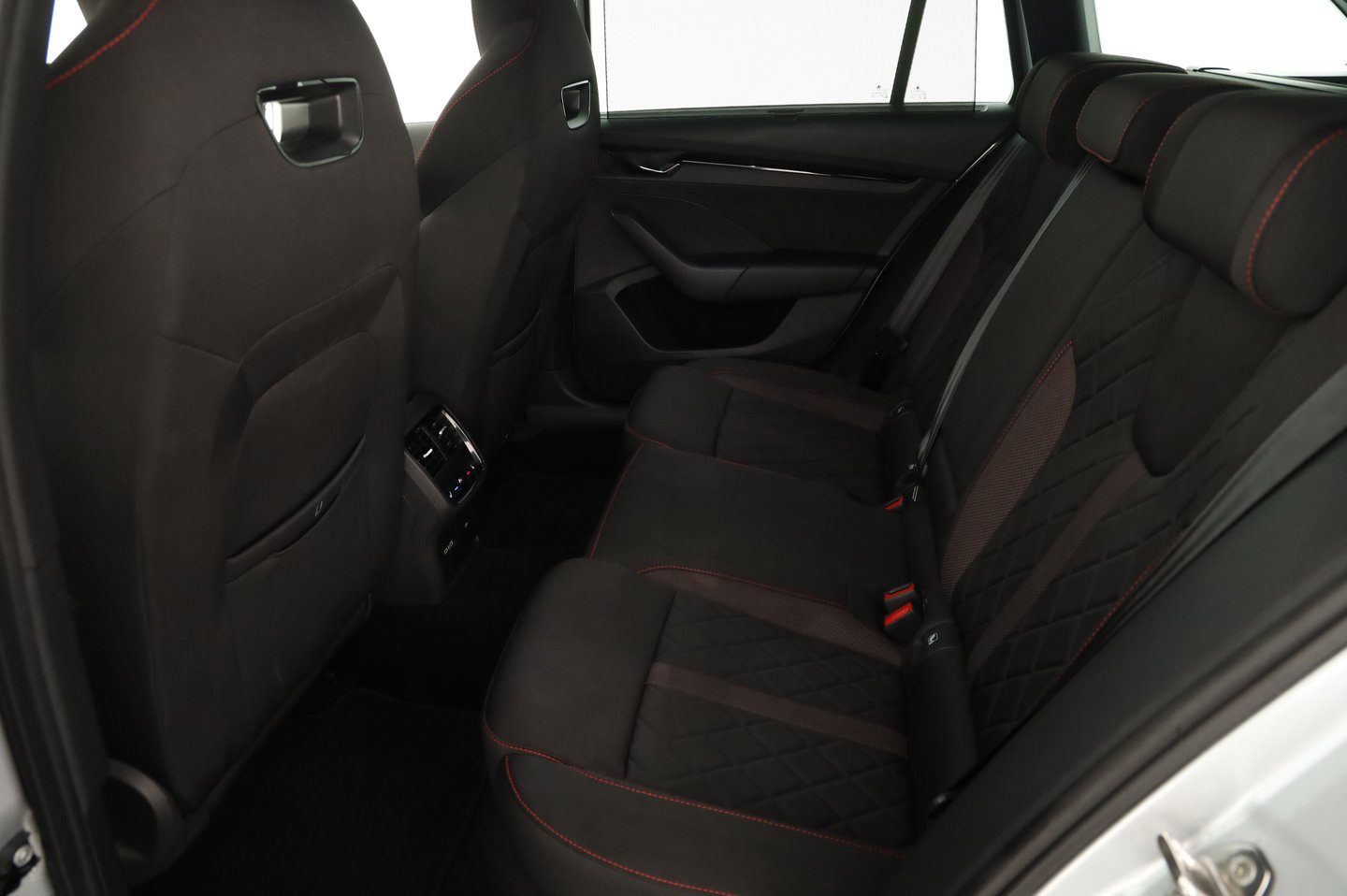 Škoda OCTAVIA Combi RS iV 245 DSG | Bild 5 von 23