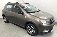 Dacia Sandero Stepway TCe 90 S&S in braun