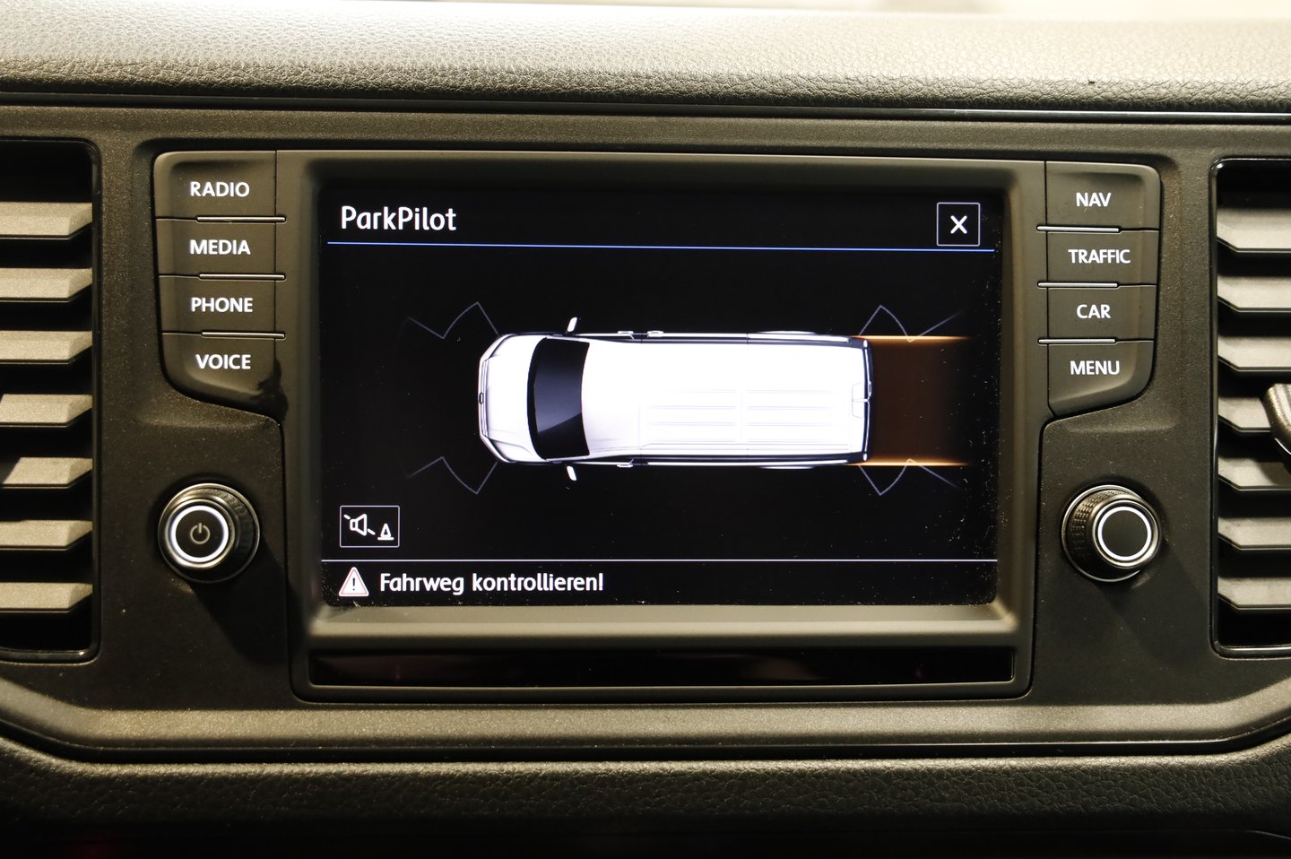 VW Crafter 30 Kastenwagen L3H2 TDI | Bild 16 von 24