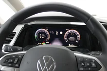 VW Multivan Edition eHybrid 180 kW 4MOTION in Monosilber Metallic/Dach Deepblack