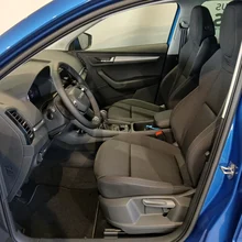 Škoda Karoq Selection TSI in Race-Blau Metallic