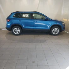 Škoda Karoq Selection TSI in Race-Blau Metallic