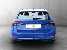 Škoda Octavia Combi Ambition TDI in ENERGY-BLAU