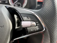 Škoda Scala MONTE CARLO TSI in Moon-Weiß Metallic
