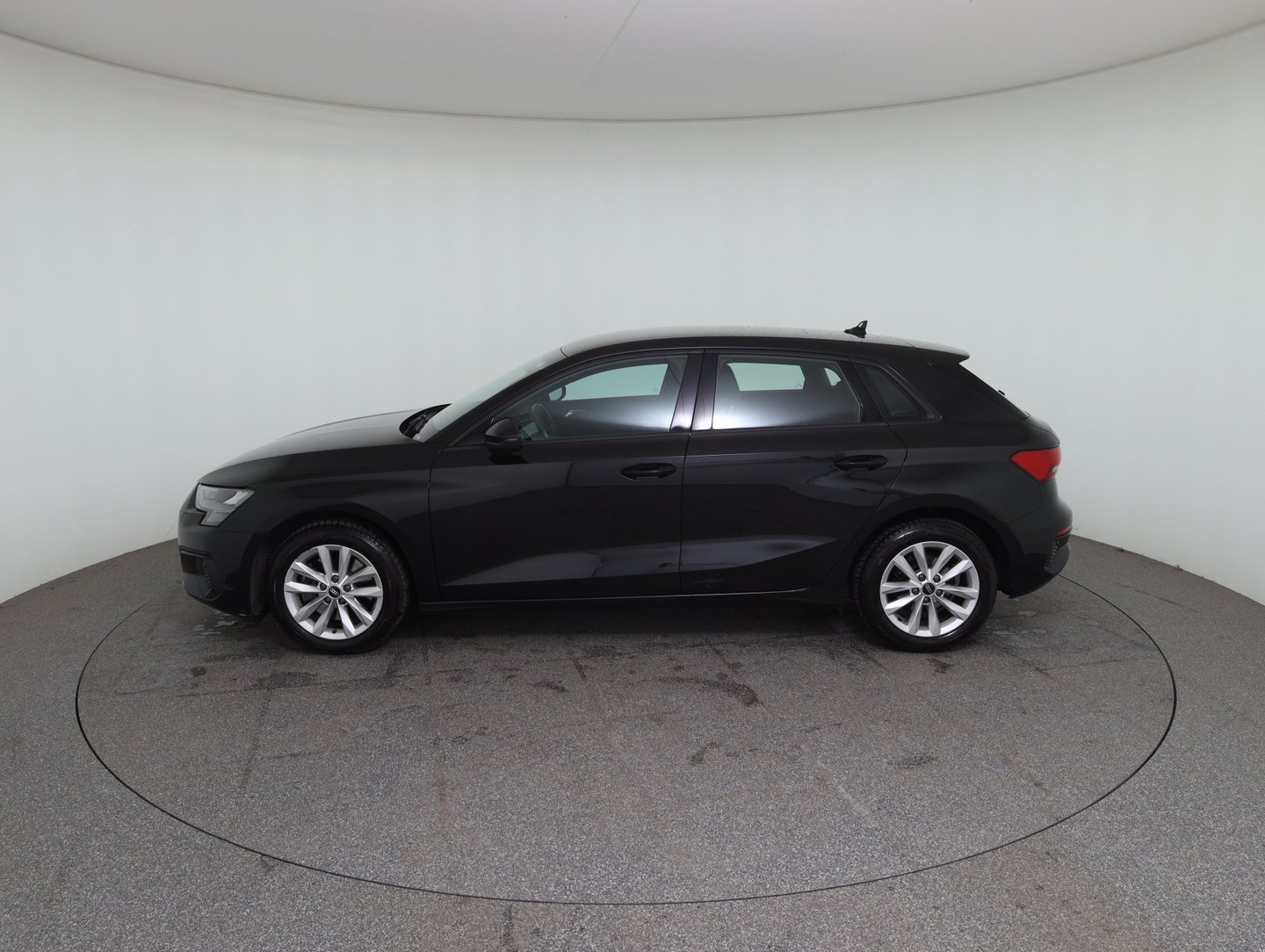 Audi A3 Sportback 30 TFSI | Bild 8 von 36