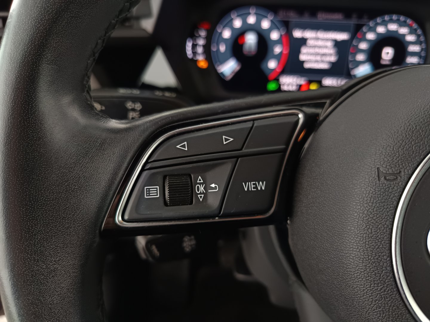 Audi A3 Sportback 30 TFSI | Bild 16 von 36