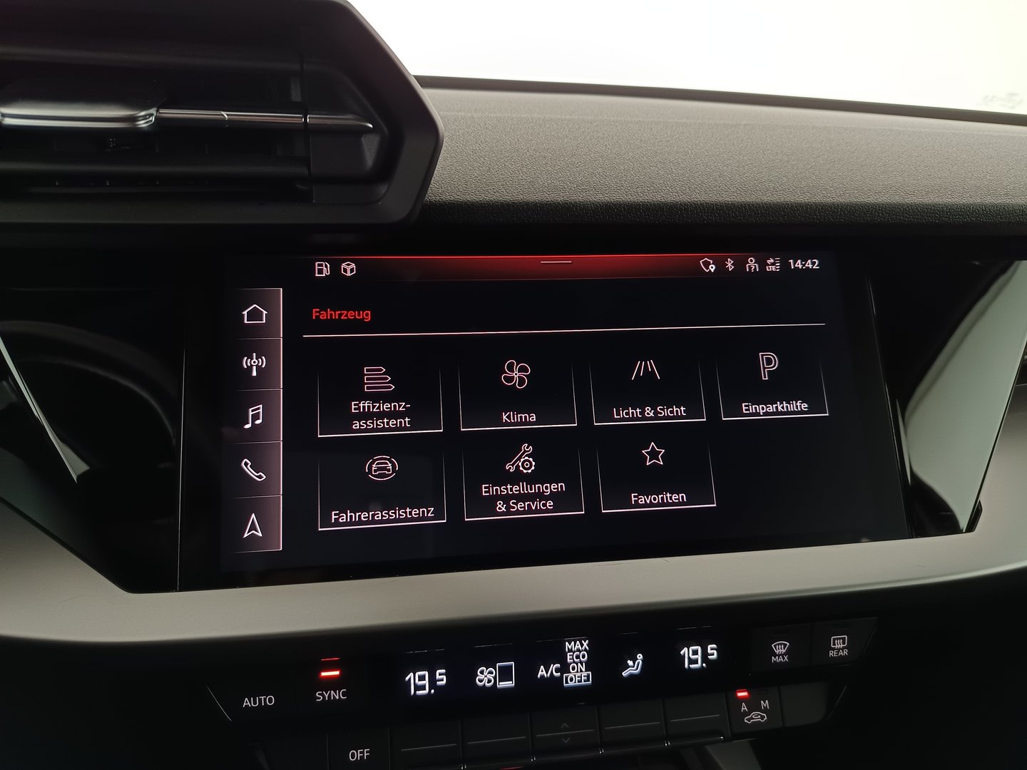 Audi A3 Sportback 30 TFSI | Bild 21 von 36
