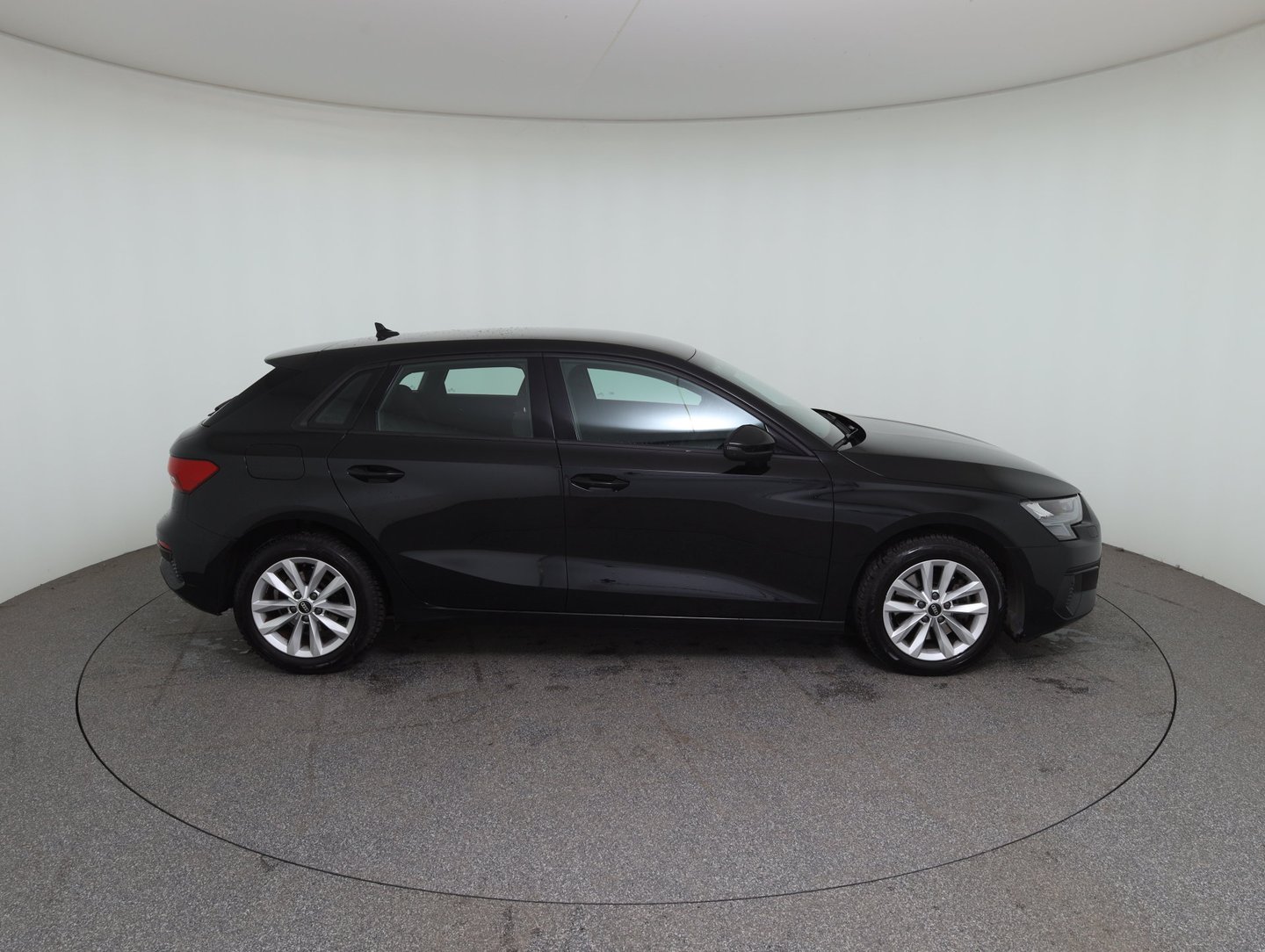 Audi A3 Sportback 30 TFSI | Bild 4 von 36
