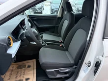 SEAT Arona Reference Edition 1.0 TSI in Candy-Weiß