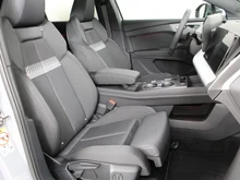 Audi Q4 e-tron performance in Kieselgrau