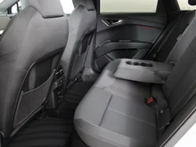 Audi Q4 e-tron performance in Kieselgrau