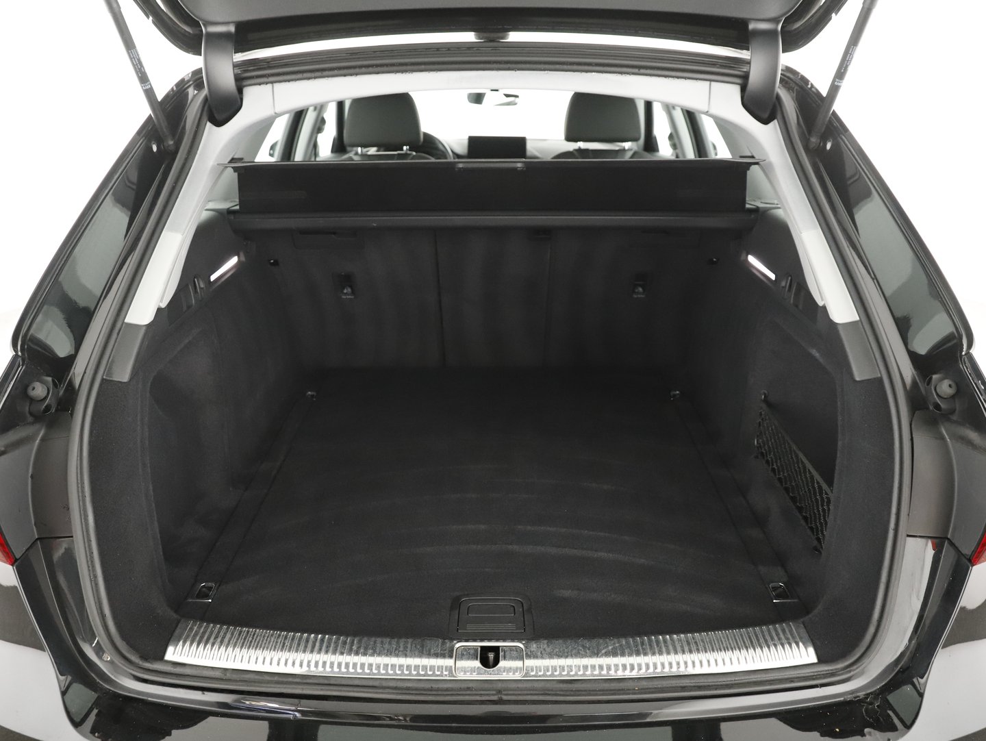 Audi A4 Avant 35 TDI S line | Bild 10 von 13