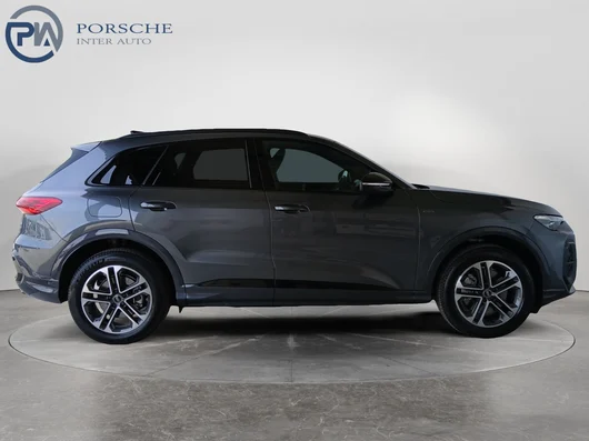 Bild eines Audi Q5 e-hybrid quattro 220 KW