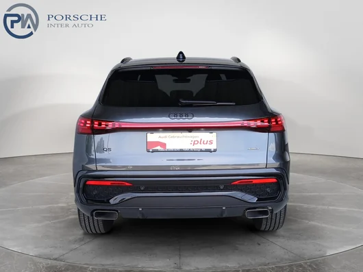Bild eines Audi Q5 e-hybrid quattro 220 KW