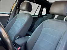 VW Tiguan Sky TSI ACT OPF in Deep Black Perleffekt