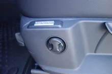 VW Caddy Dark Label eHybrid 110 kW in Deepblack Perleffekt