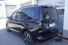 VW Caddy Dark Label eHybrid 110 kW in Deepblack Perleffekt