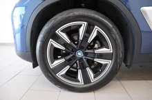 BMW iX3 73,8kWh Inspiring in mittelblau - normal
