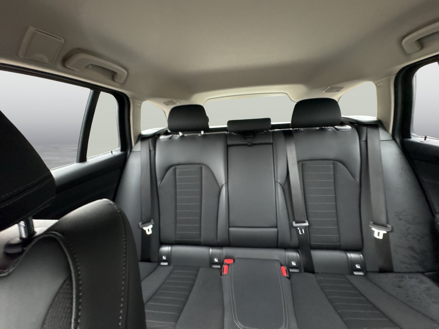 BMW 320d Touring Aut. | Bild 16 von 21
