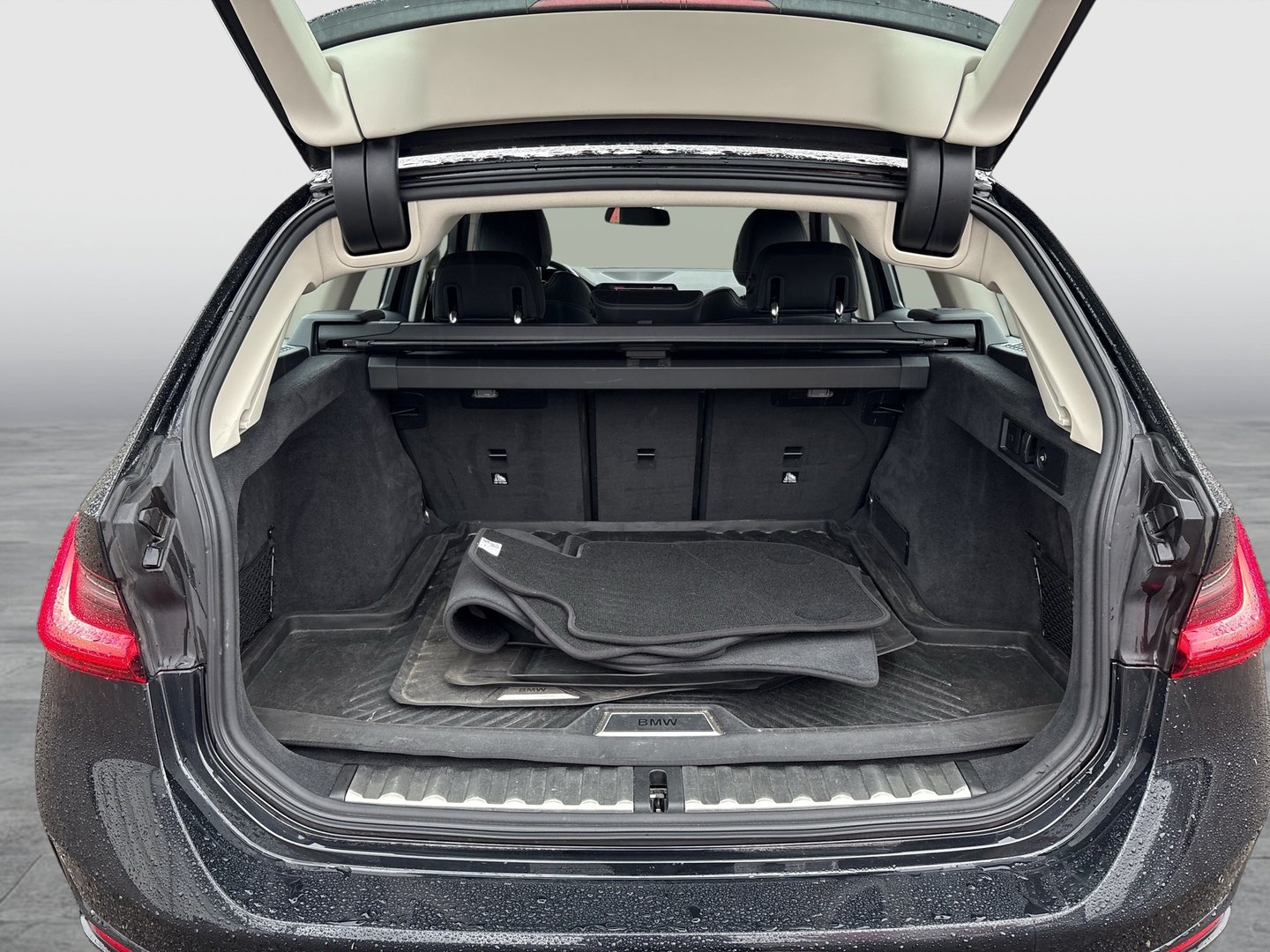 BMW 320d Touring Aut. | Bild 18 von 21