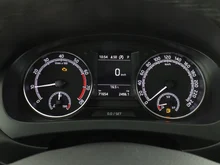 Škoda Rapid SPACEBACK Sport TSI DSG in moon-weiß-metallic
