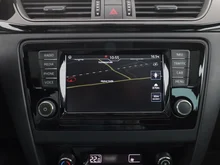 Škoda Rapid SPACEBACK Sport TSI DSG in moon-weiß-metallic