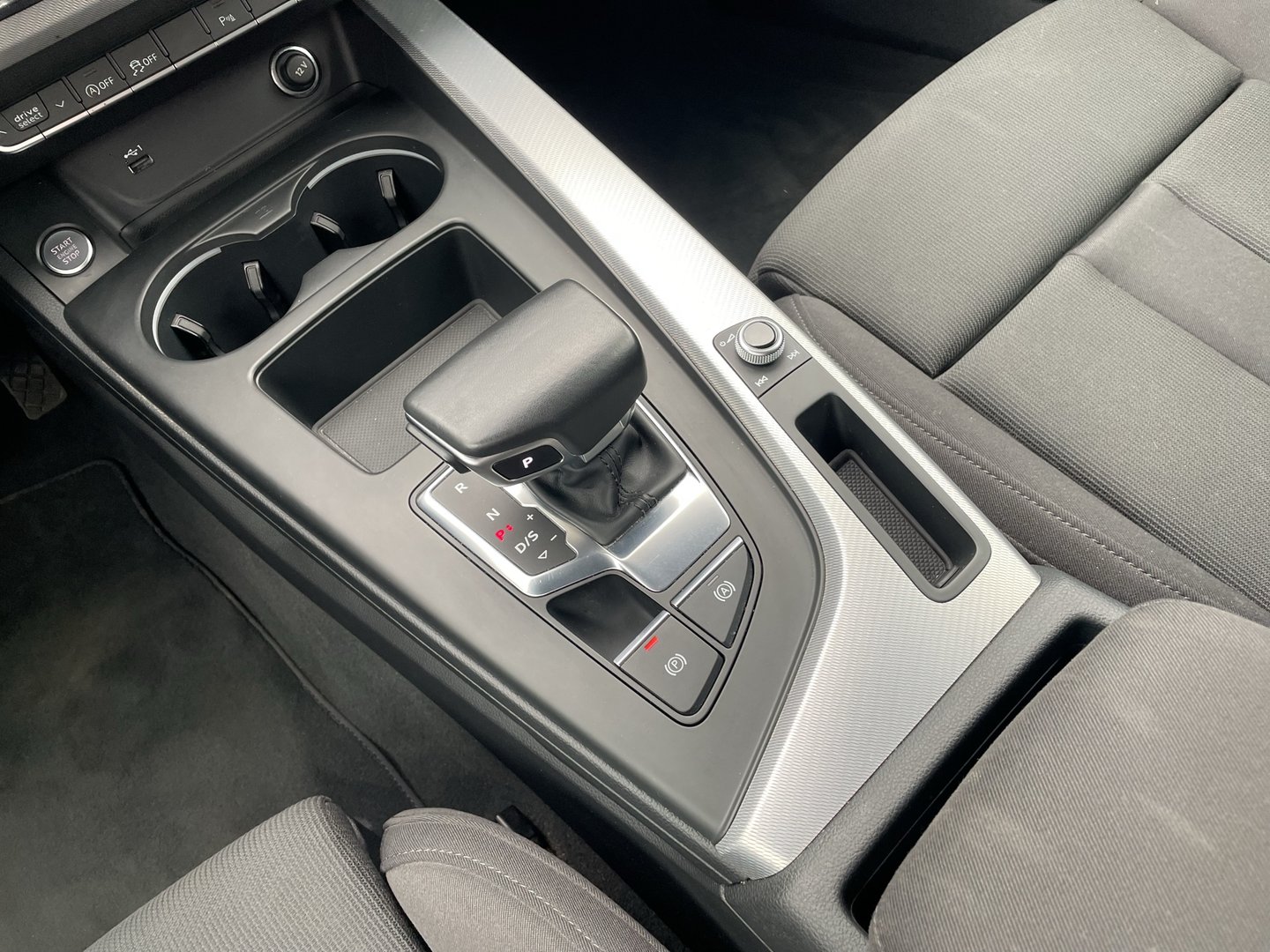 Audi A4 Avant 40 TDI advanced quattro | Bild 21 von 26