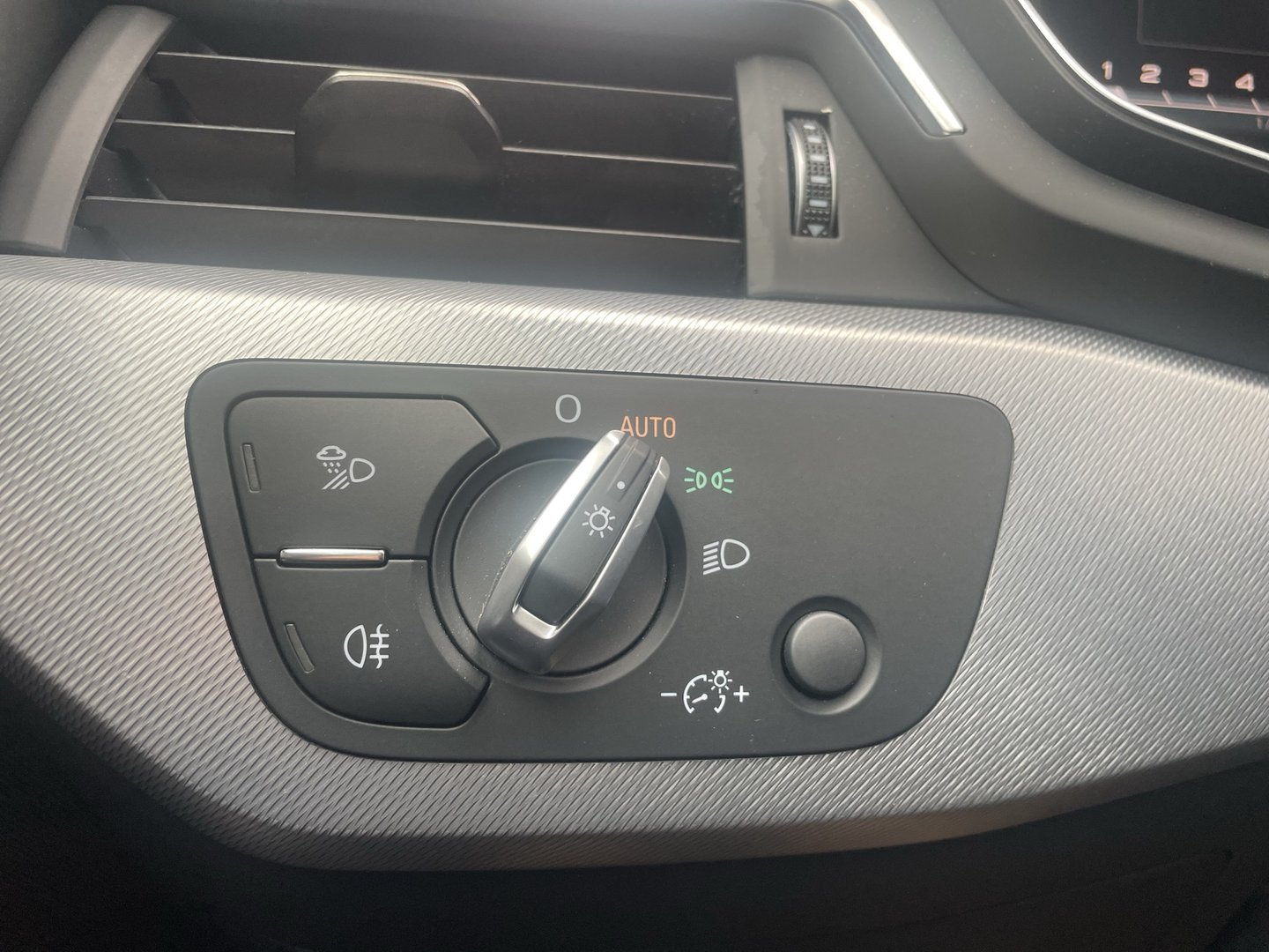 Audi A4 Avant 40 TDI advanced quattro | Bild 9 von 26