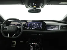 Audi A6 Avant e-tron quattro in Mythosschwarz Metallic