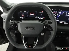 Audi A6 Avant e-tron quattro in Mythosschwarz Metallic