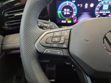 VW Tiguan Sport eHybrid DSG 150 kW in Cipressino-Grün Metallic