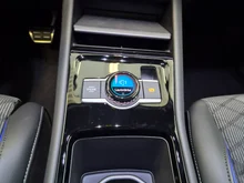 VW Tiguan Sport eHybrid DSG 150 kW in Cipressino-Grün Metallic