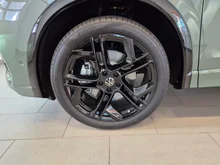 VW Tiguan Sport eHybrid DSG 150 kW in Cipressino-Grün Metallic