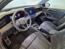 VW Tiguan Sport eHybrid DSG 150 kW in Cipressino-Grün Metallic