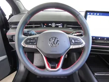 VW ID.7 Tourer GTX 4MOTION 250kW Business in Aquamarinblau Dach Schwarz