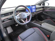 VW ID.7 Tourer GTX 4MOTION 250kW Business in Aquamarinblau Dach Schwarz