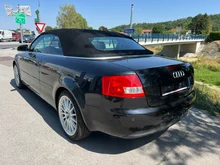 Audi A4 Cabriolet 2.5 TDI in ebonyschwarz perleffekt