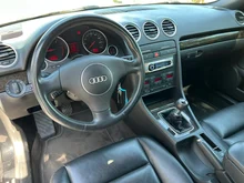 Audi A4 Cabriolet 2.5 TDI in ebonyschwarz perleffekt