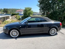 Audi A4 Cabriolet 2.5 TDI in ebonyschwarz perleffekt
