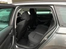Škoda Octavia Combi Selection TSI mHEV DSG in Graphit-Grau Metallic