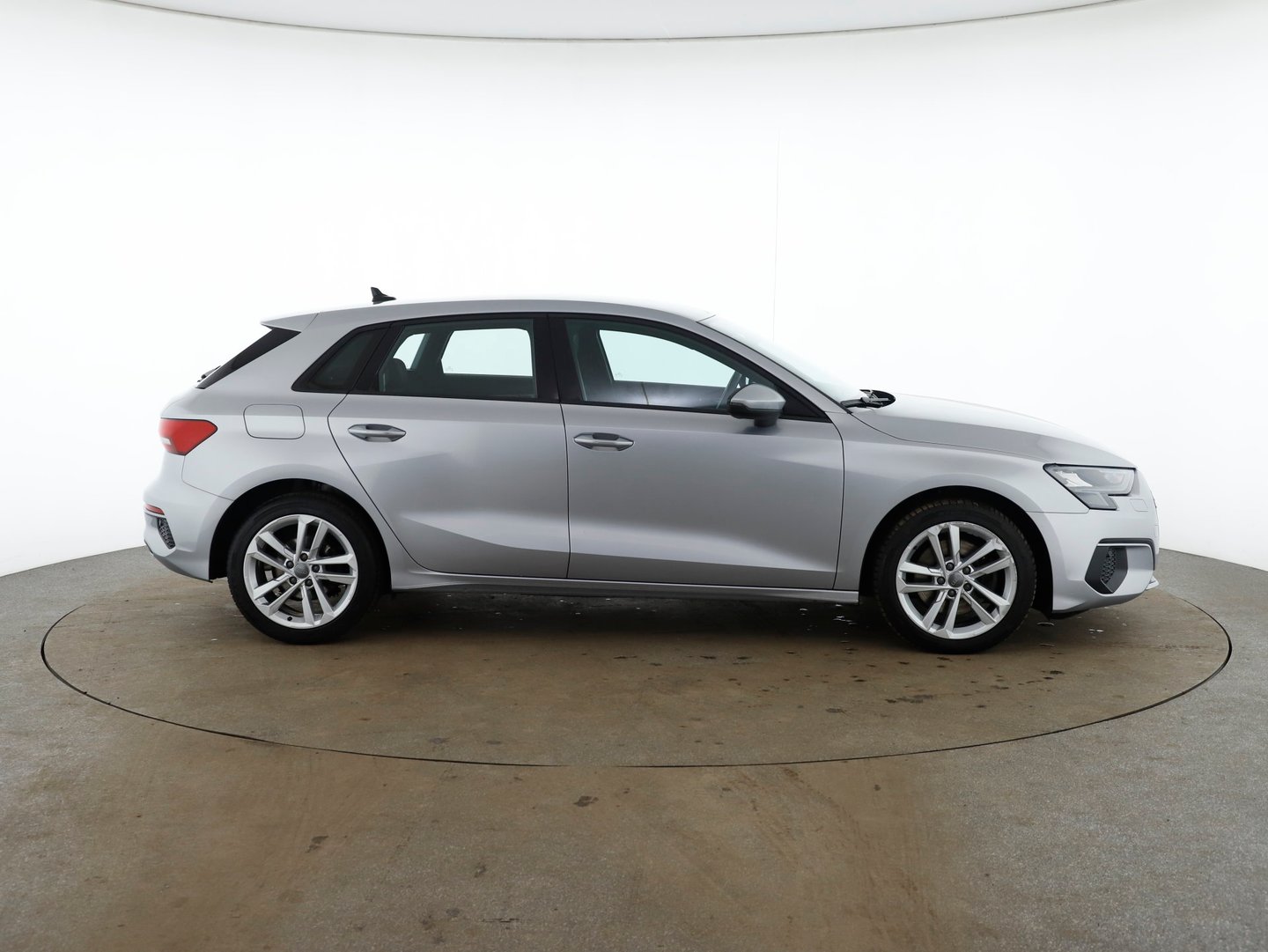 Audi A3 Sportback 35 TDI | Bild 4 von 32