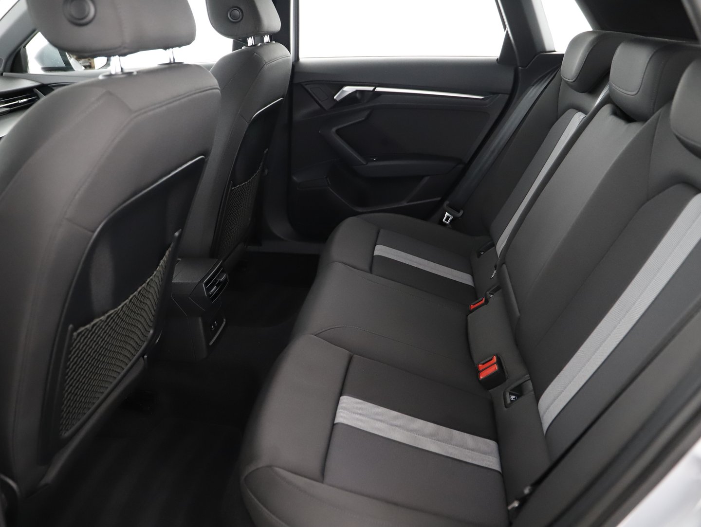 Audi A3 Sportback 35 TDI | Bild 25 von 32