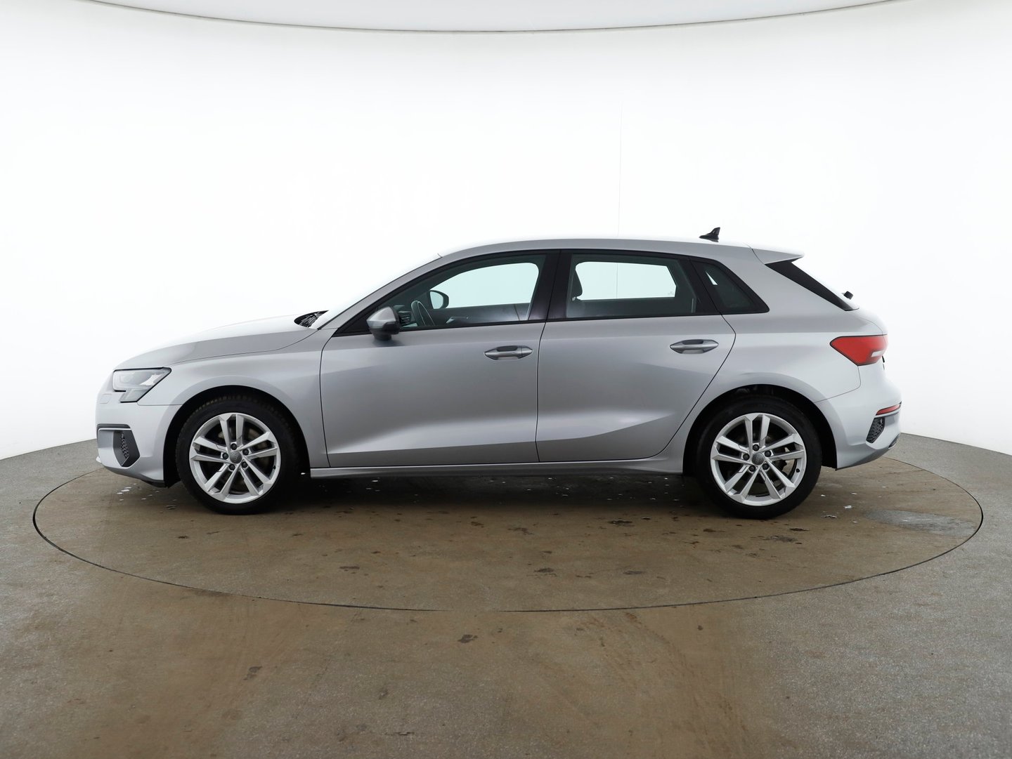 Audi A3 Sportback 35 TDI | Bild 8 von 32