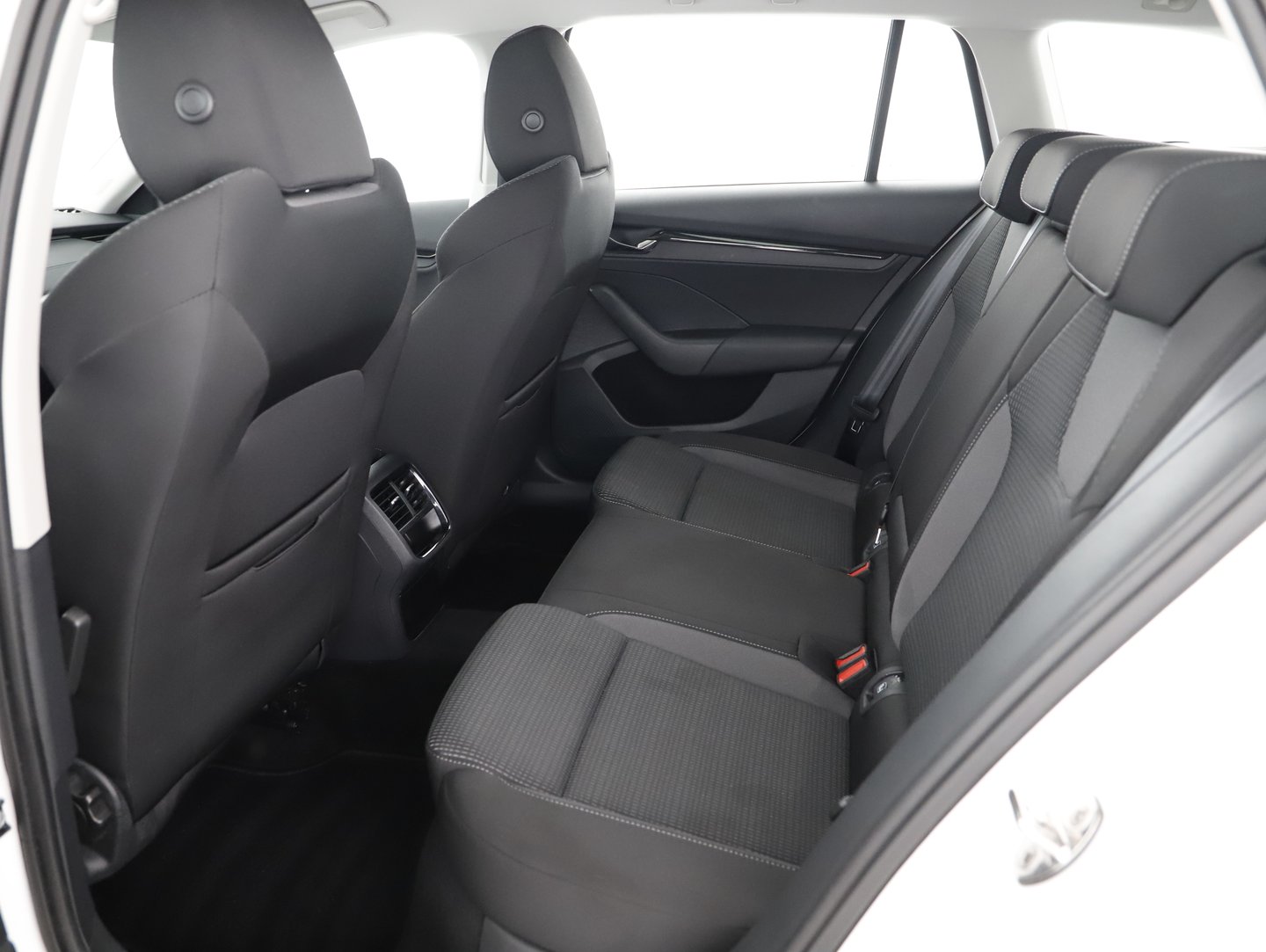 Škoda OCTAVIA Combi Ambition TDI DSG | Bild 12 von 15
