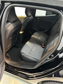 Mitsubishi Colt 1,6 HEV Intense in schwarz - metallic-perleffektno