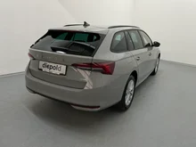 Škoda Octavia Combi 4x4 Selection TSI DSG in Stahl-Grau