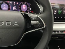 Škoda Octavia Combi 4x4 Selection TSI DSG in Stahl-Grau