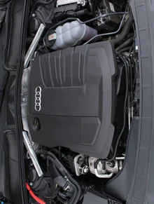 Audi A4 Avant 30 TDI in H1 Manhattangrau Metallic