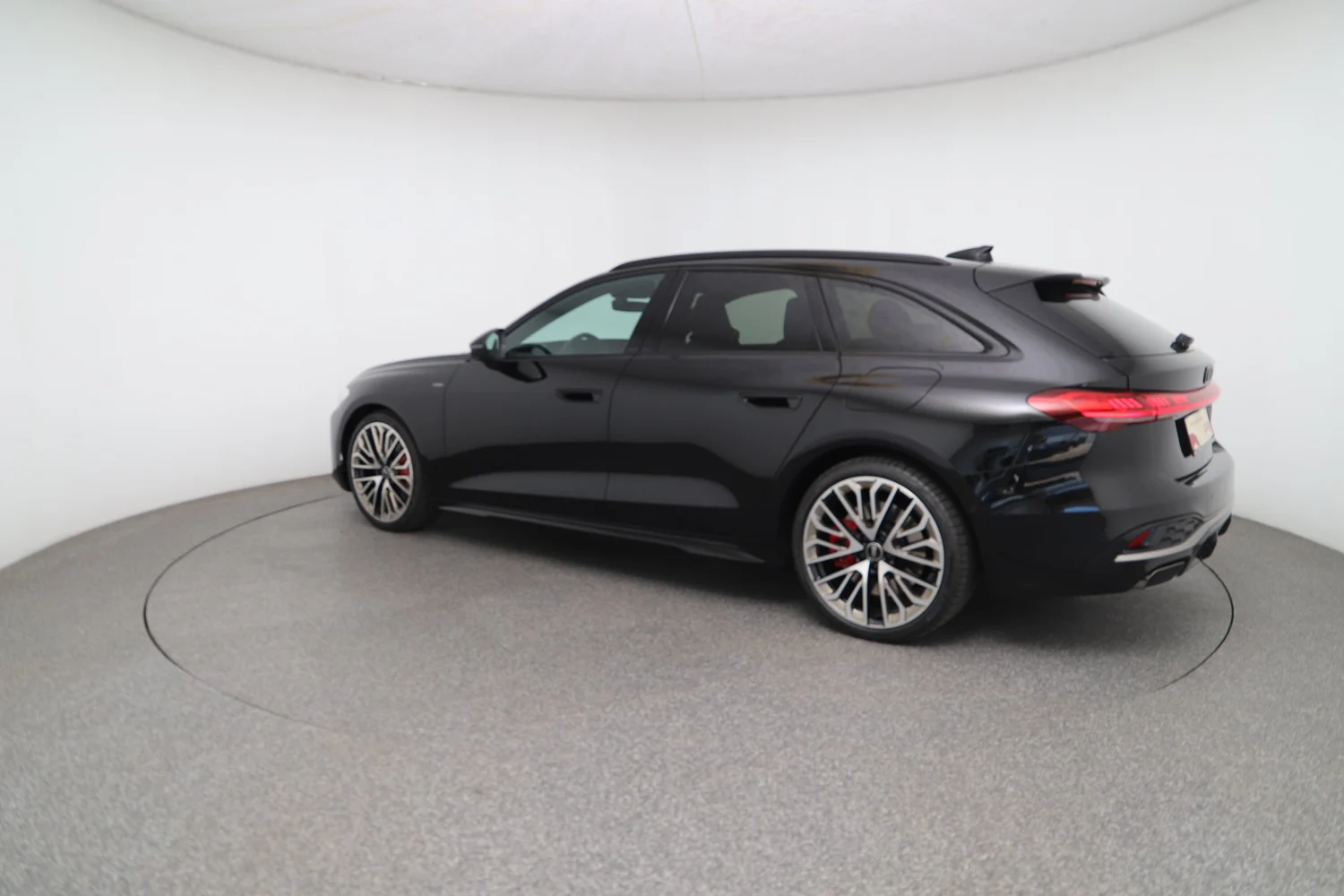 Bild eines Audi A5 Avant e-hybrid quattro 270 kW