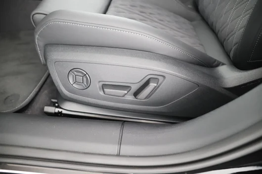 Bild eines Audi A5 Avant e-hybrid quattro 270 kW
